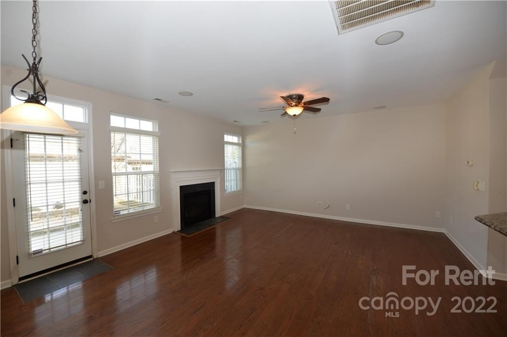 11439 Potters Row - Photo 6