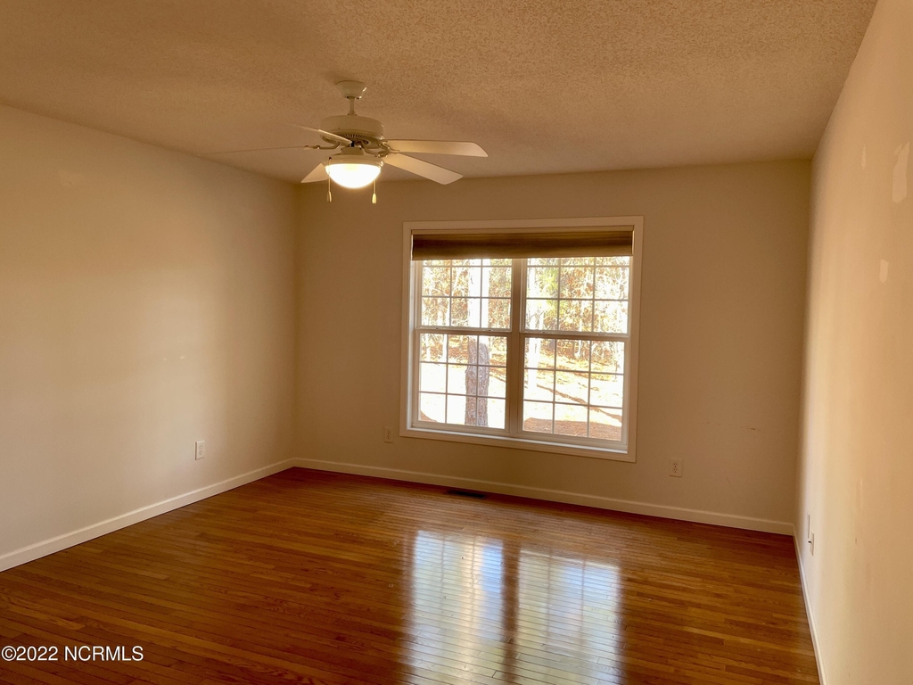 130 Adams Circle - Photo 3