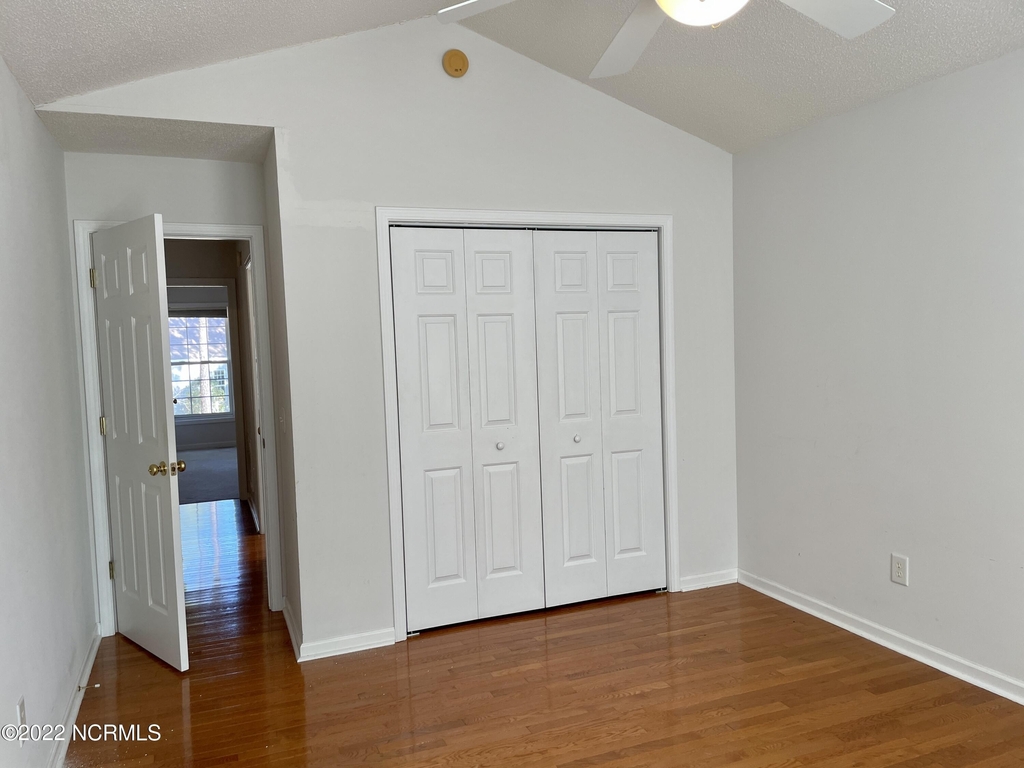 130 Adams Circle - Photo 6