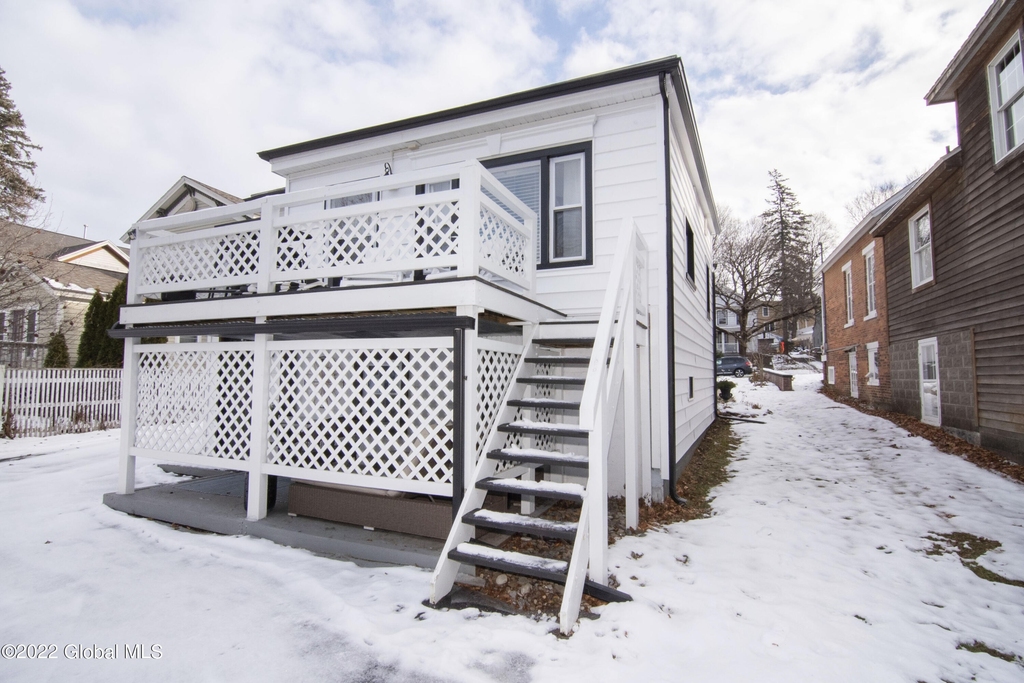 203 Circular Street - Photo 12