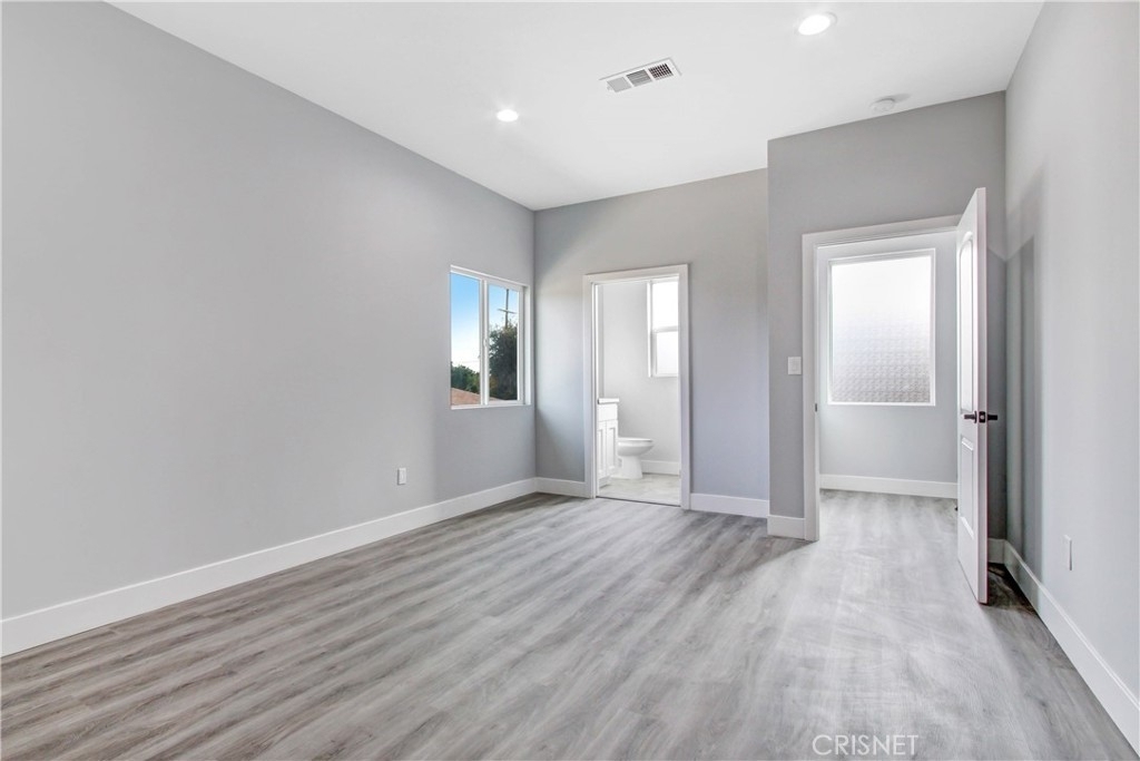 13857 Valerio Street - Photo 29