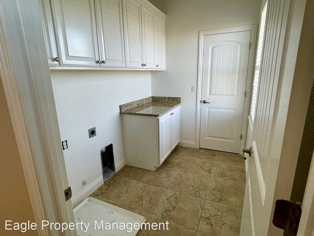 2841 Market St - Photo 13