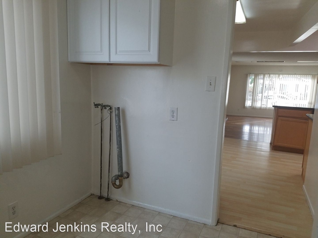 3915 W. 171st Street - Photo 8