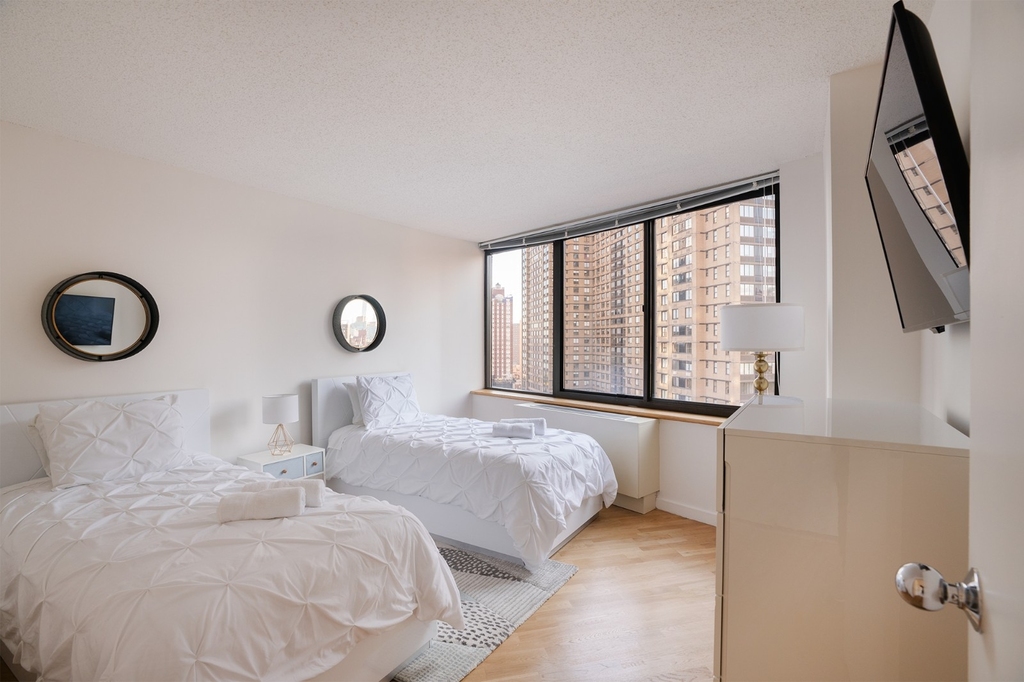 175 East 96th Street - Photo 7