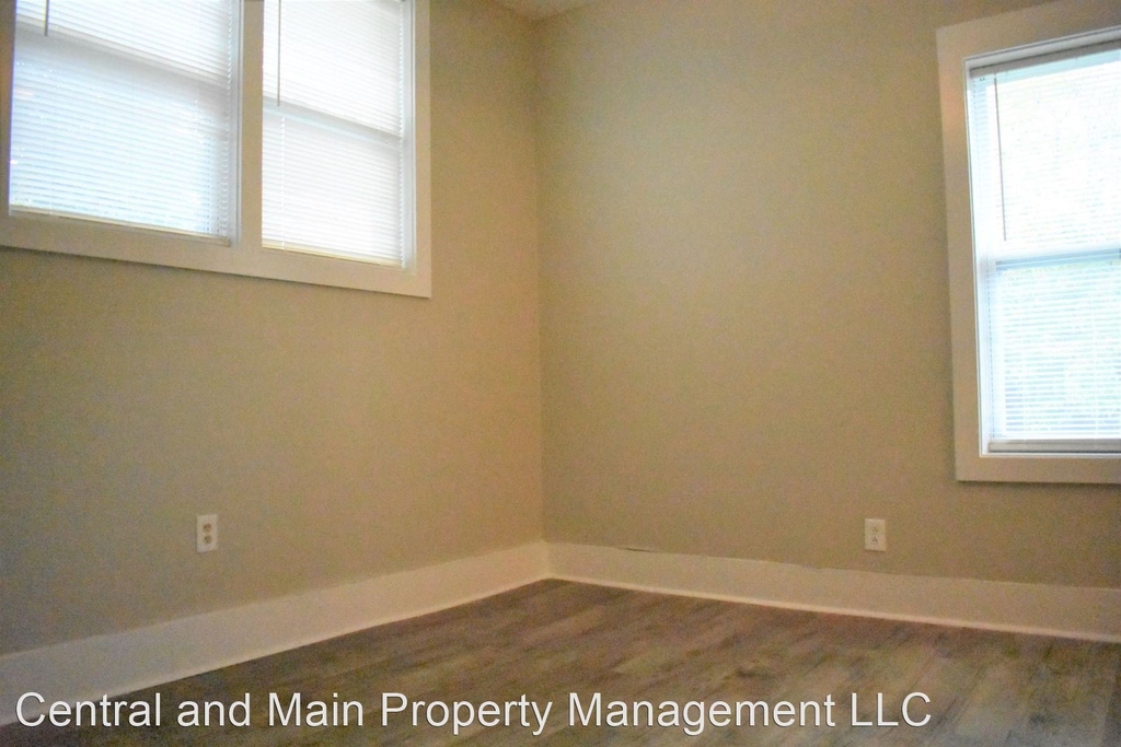 2420 Linden Ave - Photo 5