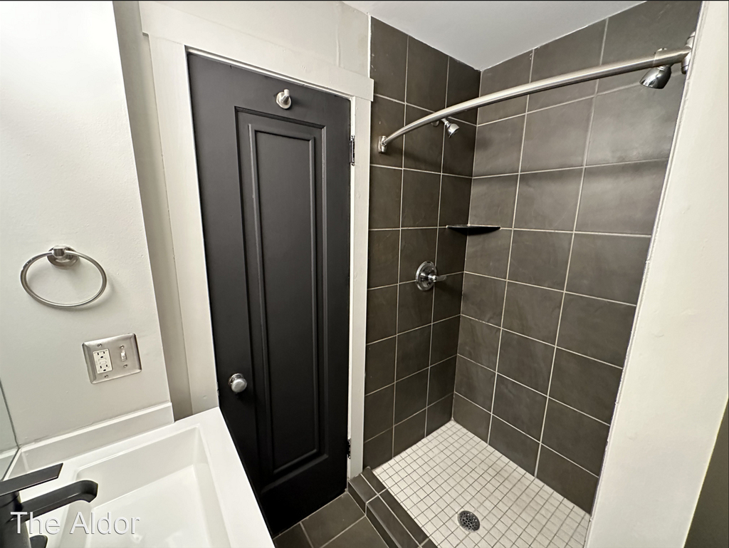 310 W Sixth St - Photo 6