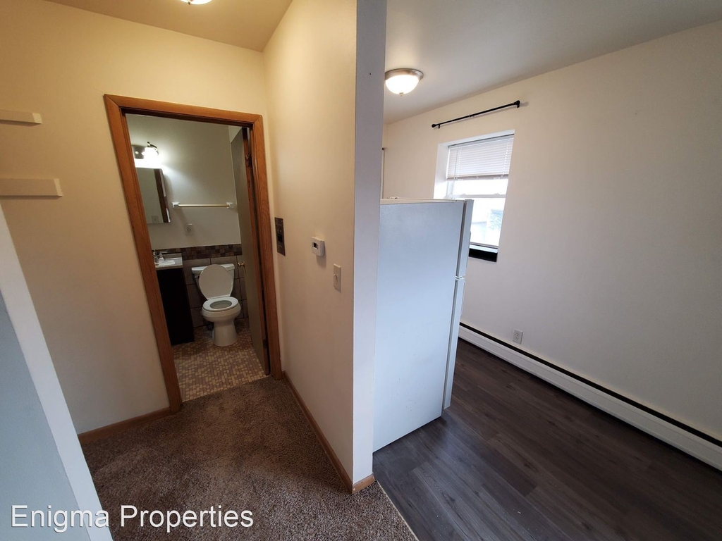 8420 W Greenfield Ave - Photo 2