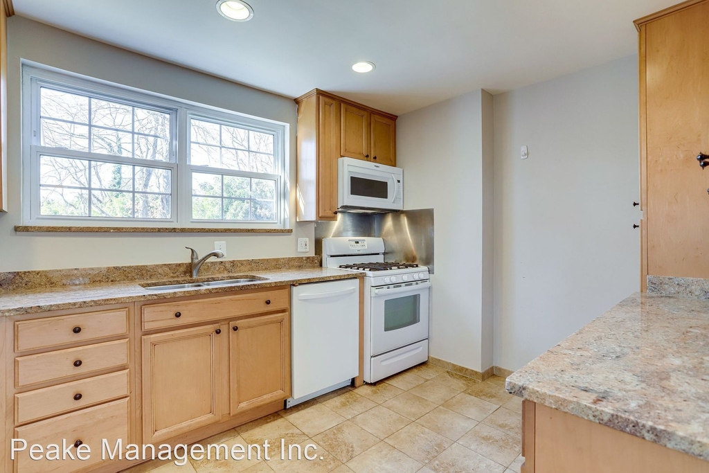 3906 Sleepy Hollow Rd. - Photo 16