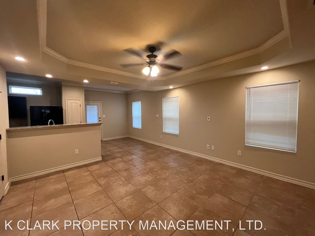 7010 Lakeview Dr #102 - Photo 2