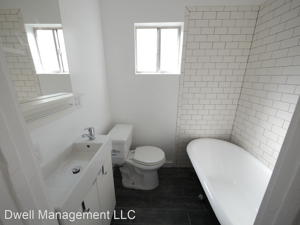 4433 Lockwood Ave - Photo 1