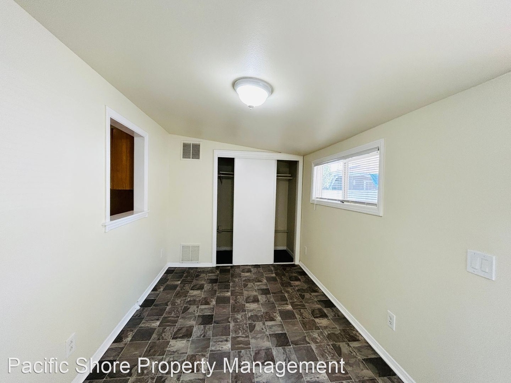 1164 W. 7th Street - Photo 11