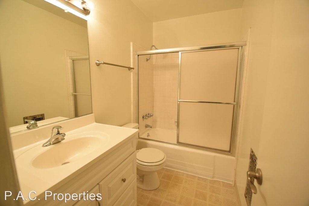 24347 Newhall Avenue - Photo 8