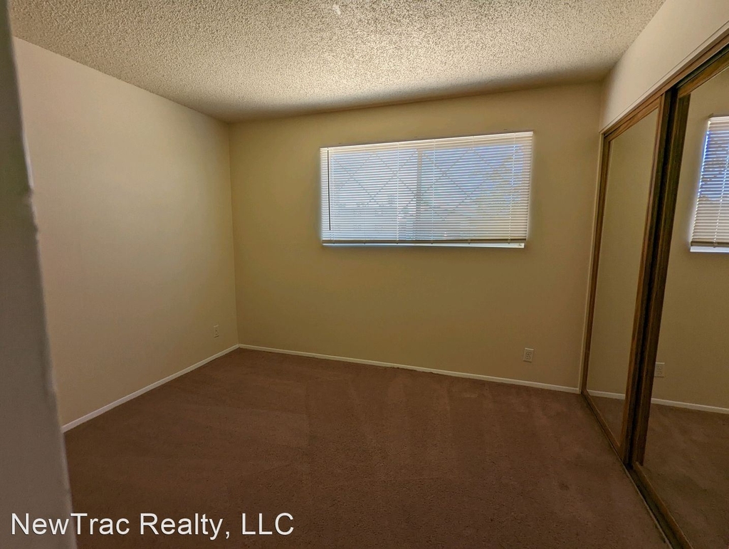 3208 W Willow Ave - Photo 13