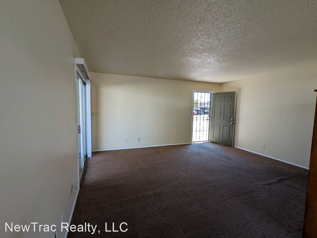 3208 W Willow Ave - Photo 8