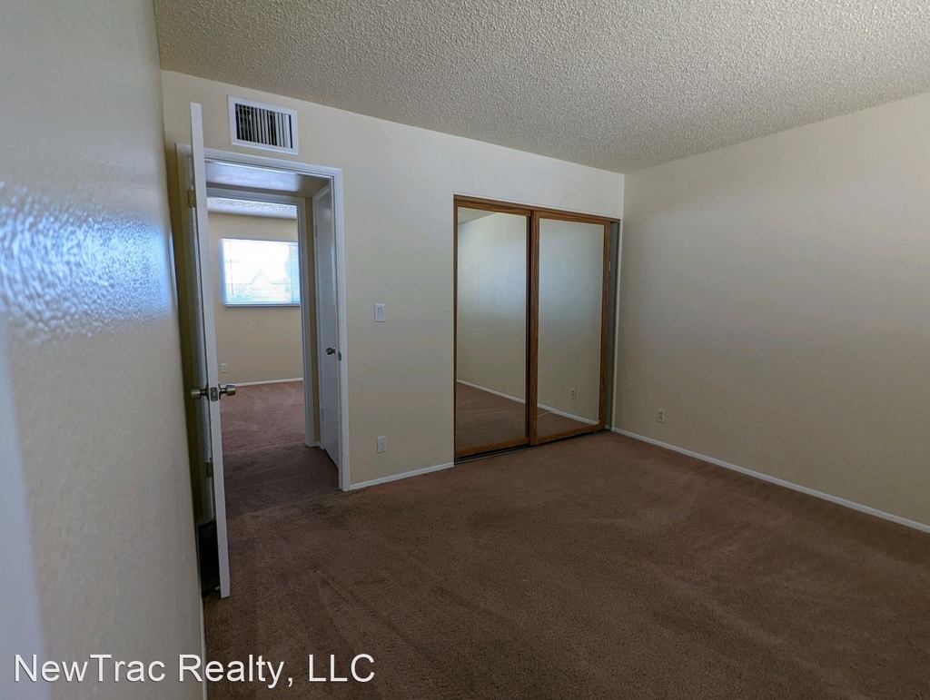 3208 W Willow Ave - Photo 12