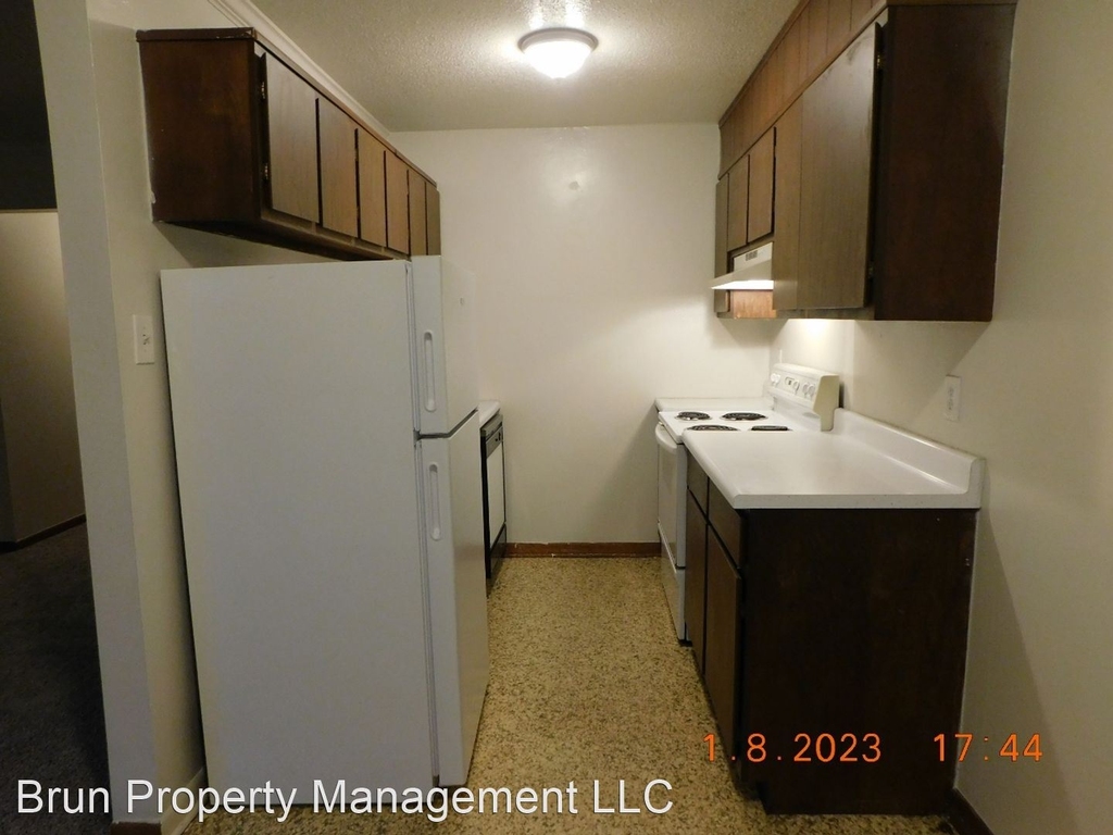 2720 Holbrook Dr., #08 - Photo 12