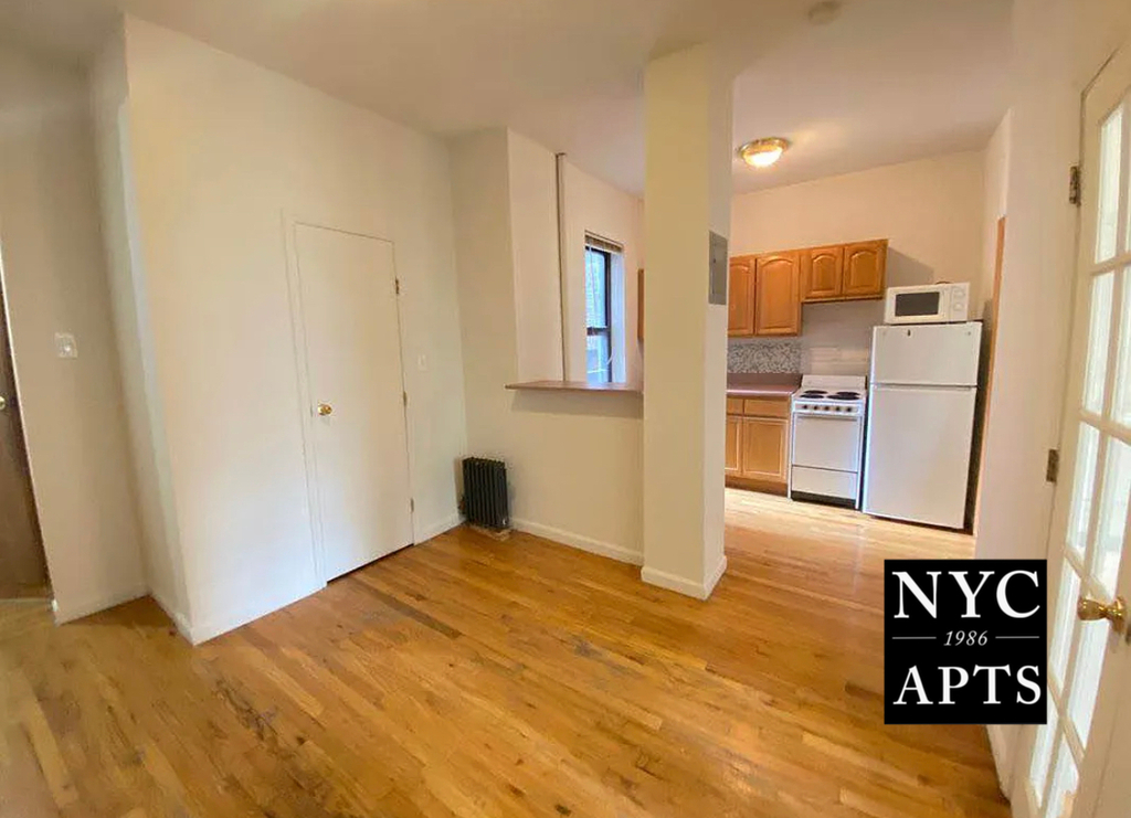 316 East 49th Street - Photo 1