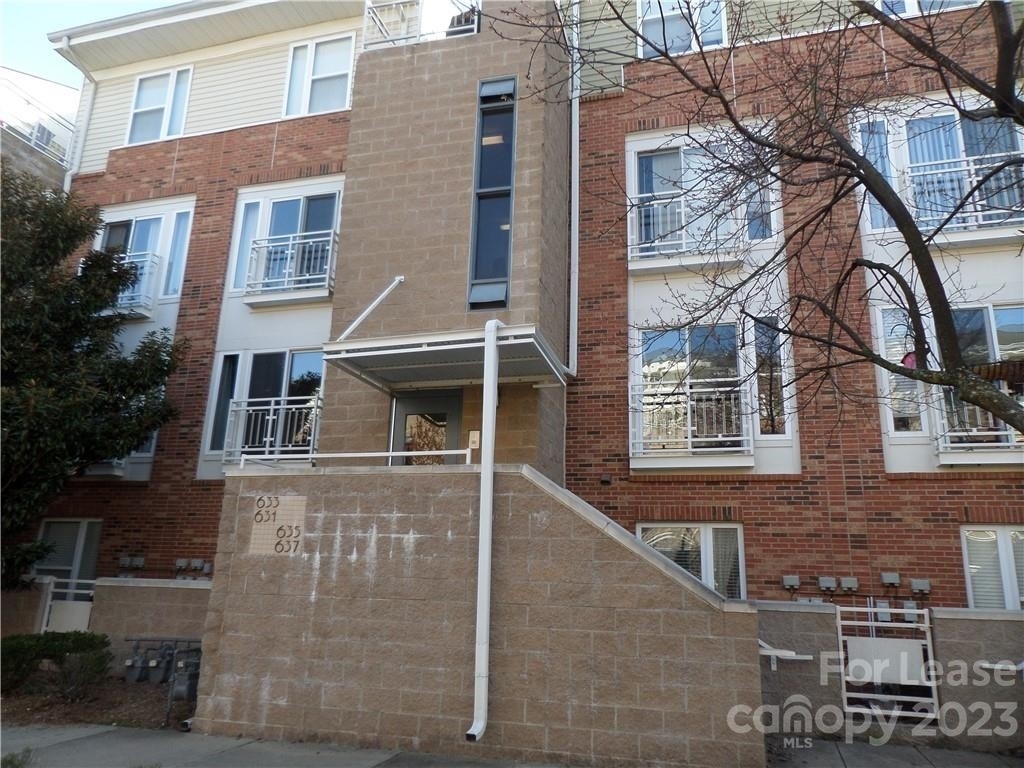 631 Raphael Place - Photo 0