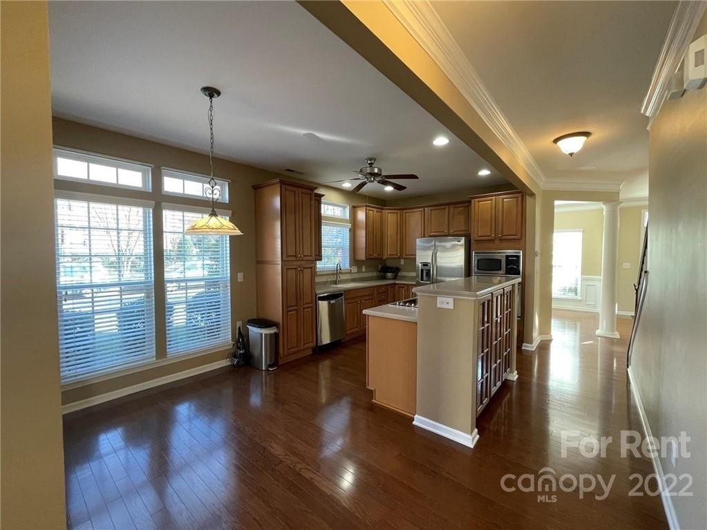 553 Beaty Street - Photo 6