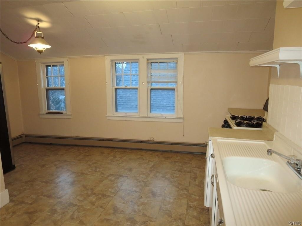 1725 James Street - Photo 2