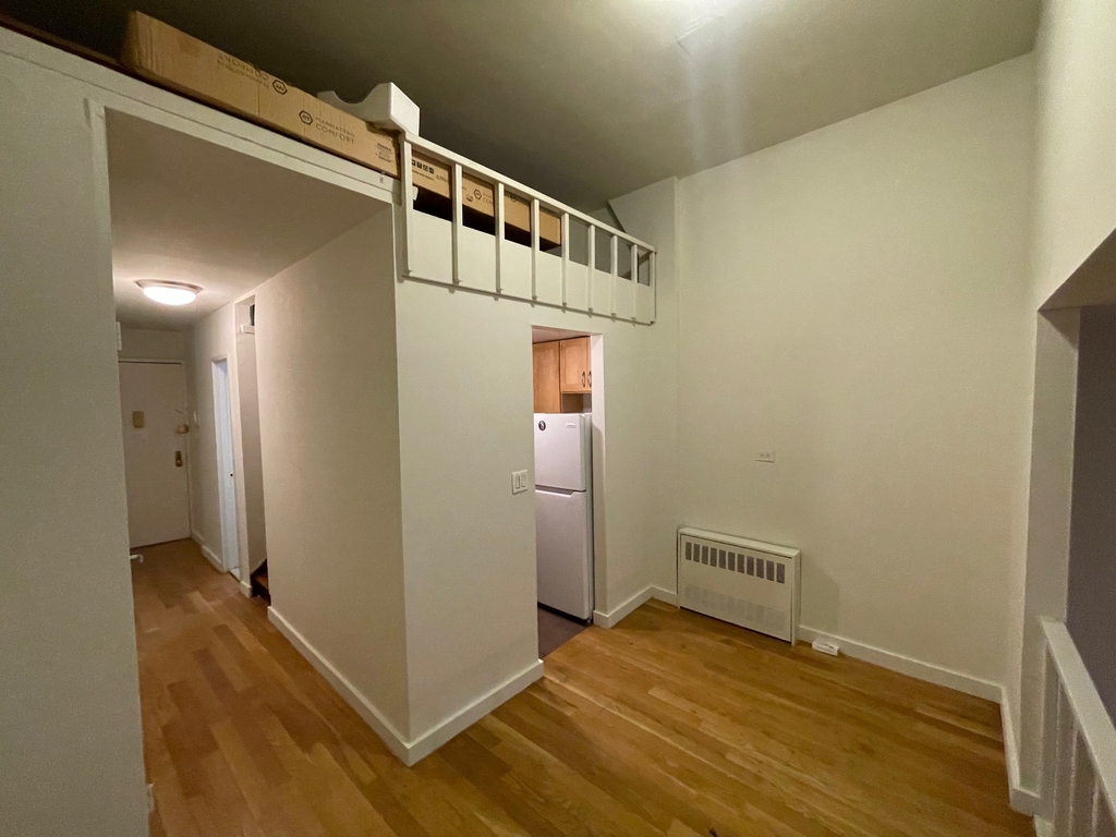 327 East 34th Street - Photo 11