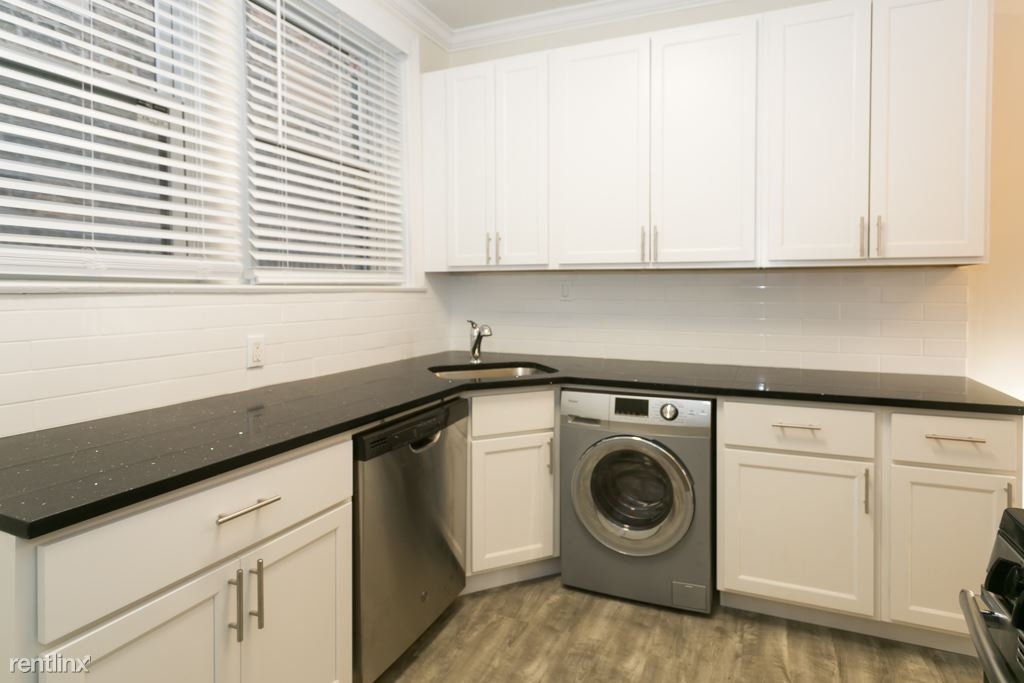 1132 Maple, Unit 3 - Photo 1