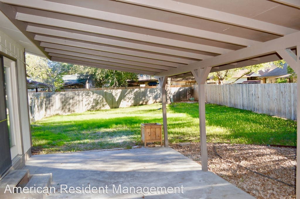 13810 Crested Point - Photo 20