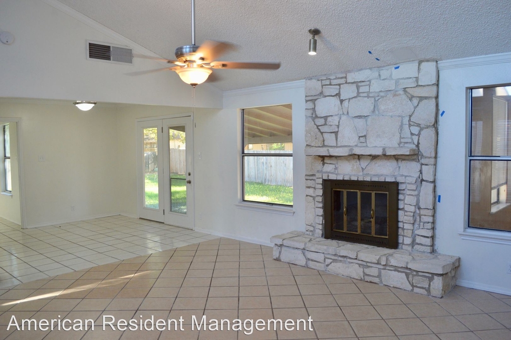 13810 Crested Point - Photo 23