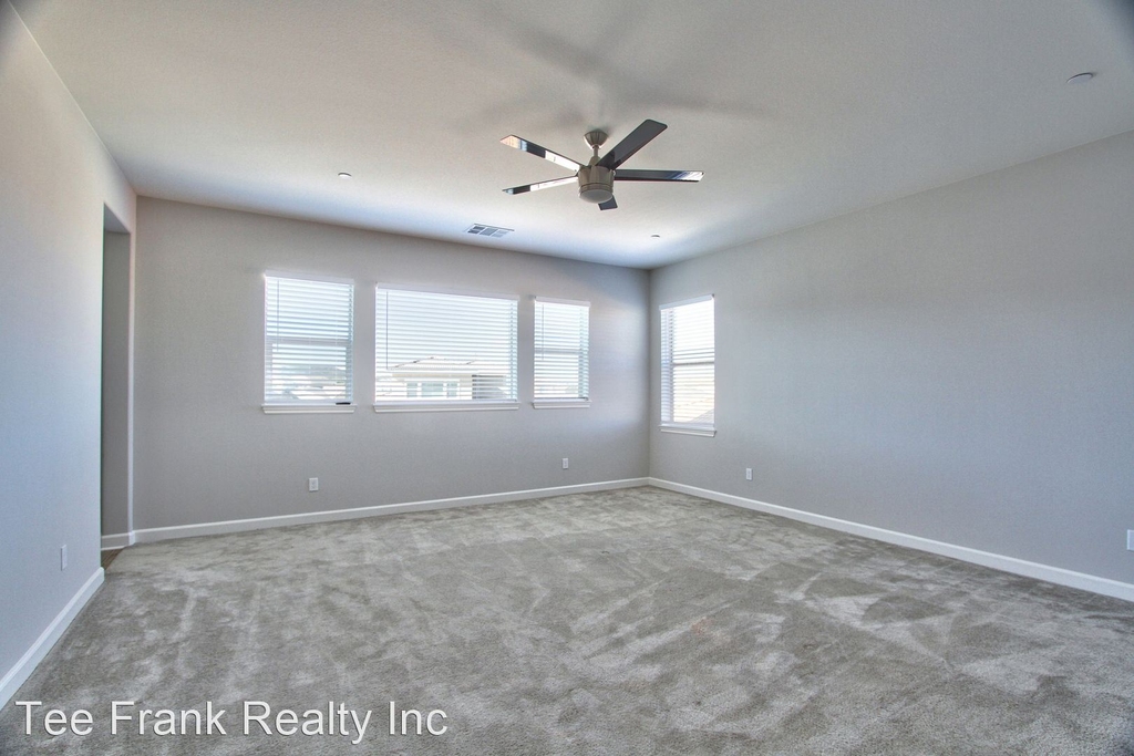 27641 Trawler Ct - Photo 30