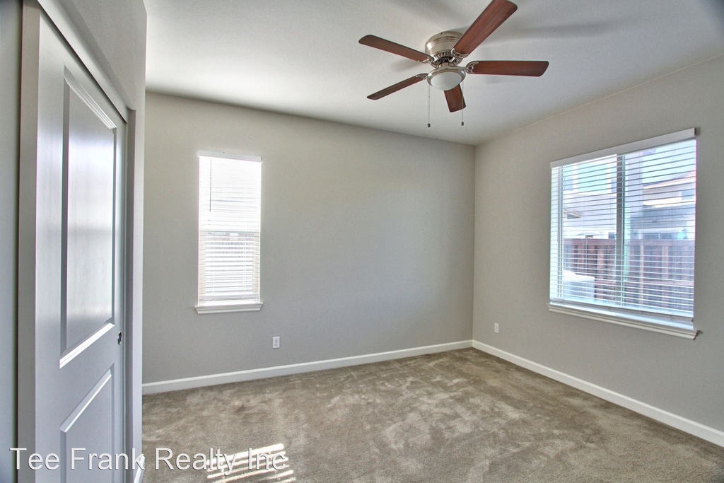 27641 Trawler Ct - Photo 17