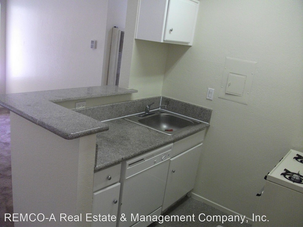 800 Rose Avenue - Photo 2