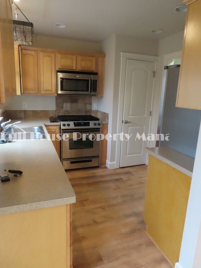 2121 Smithoak St. - Photo 8