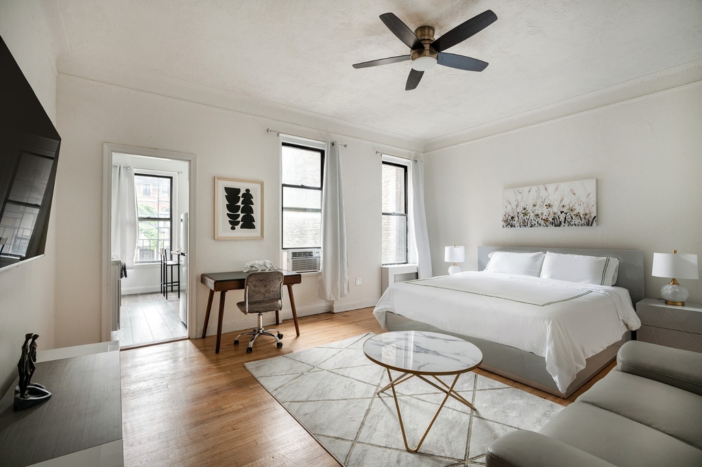 210 West 17th Street - Photo 1