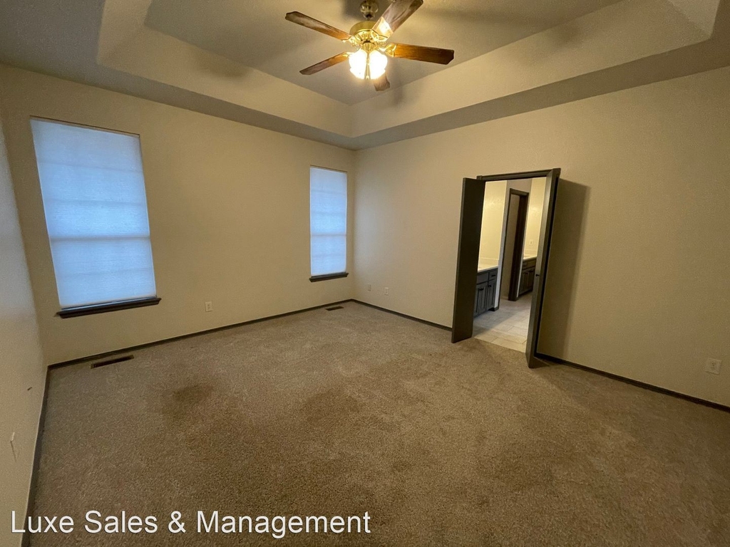 1218 Three Oaks Circle - Photo 11