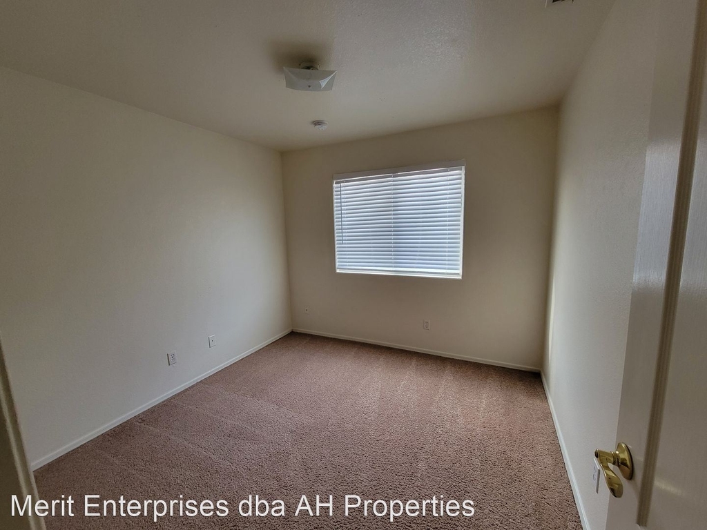 8606 W Shaw Butte - Photo 10