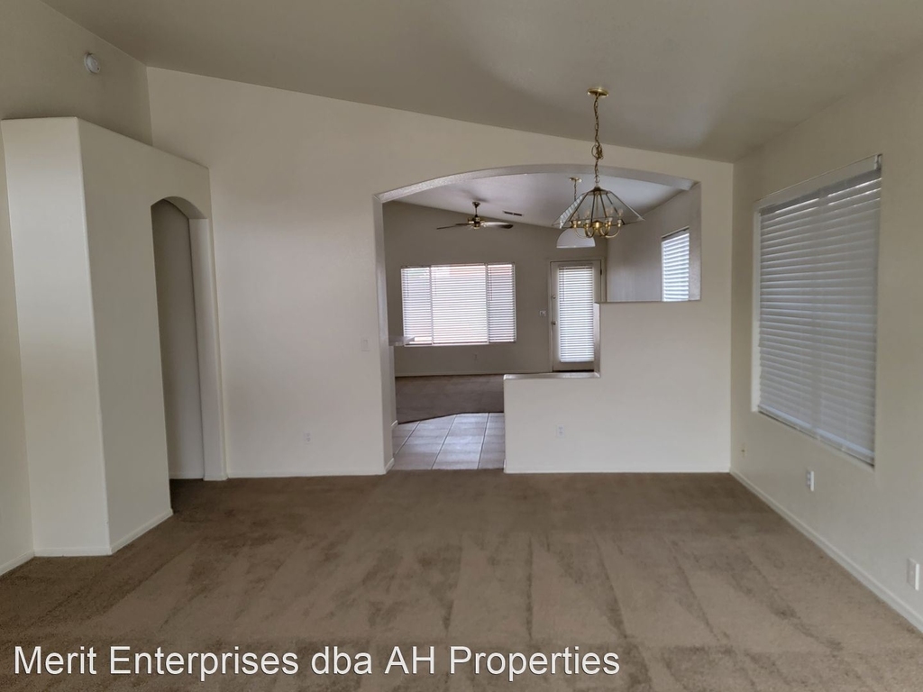 8606 W Shaw Butte - Photo 1