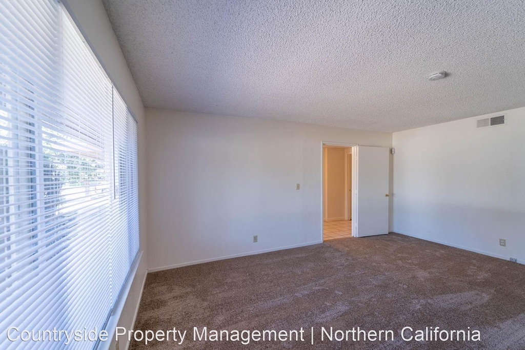 2946 Lakewood Court - Photo 15