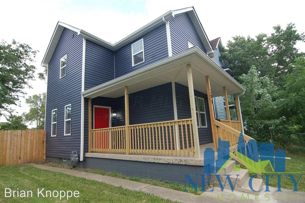 208 N Guilford Ave - Photo 2
