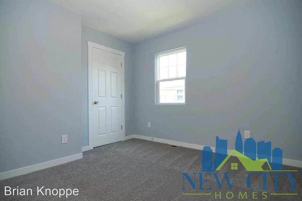 208 N Guilford Ave - Photo 17