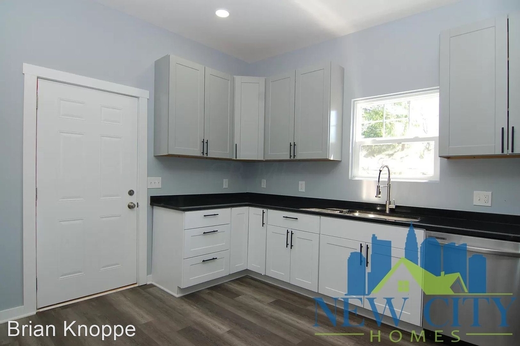 208 N Guilford Ave - Photo 9