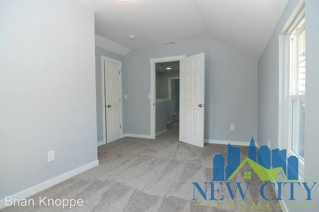 208 N Guilford Ave - Photo 13