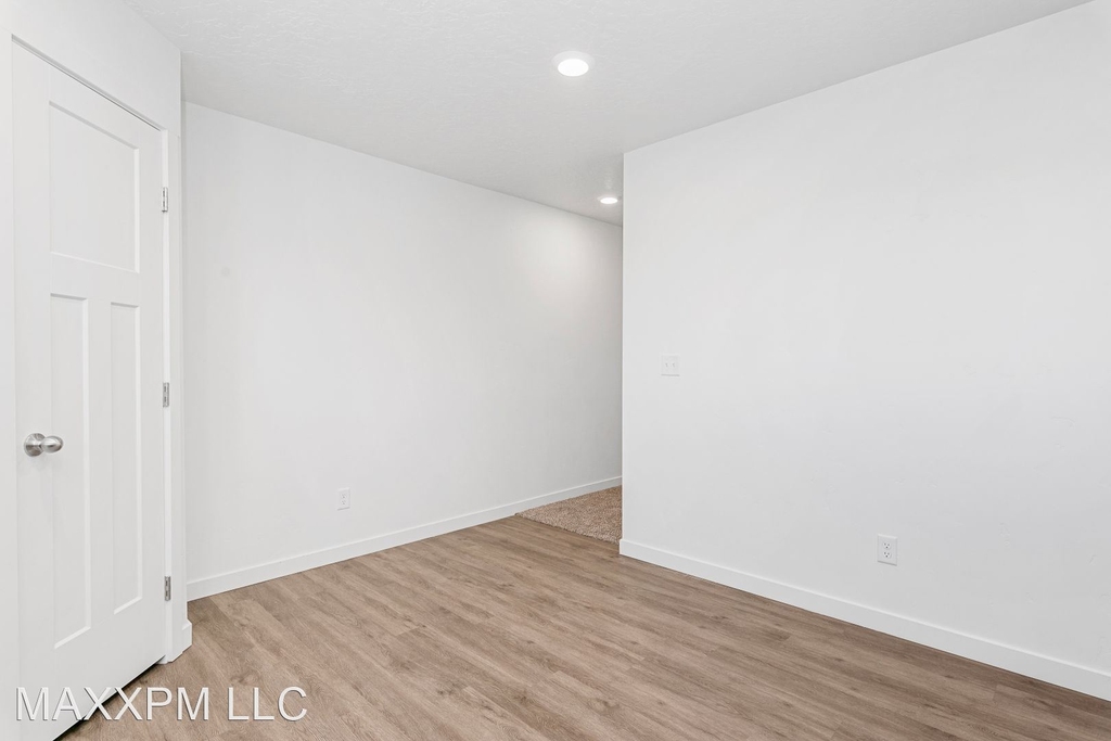 16847 N Macabee Beach Ln, #2 - Photo 6