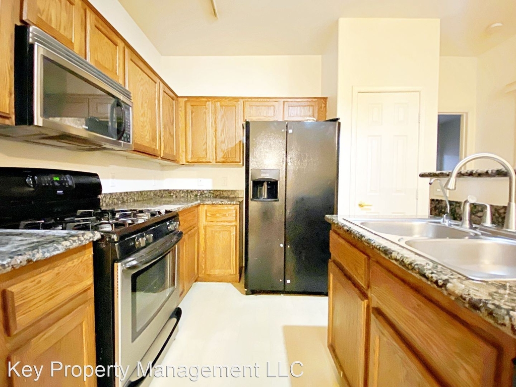 4005 Pepper Thorn Ave #201 - Photo 4
