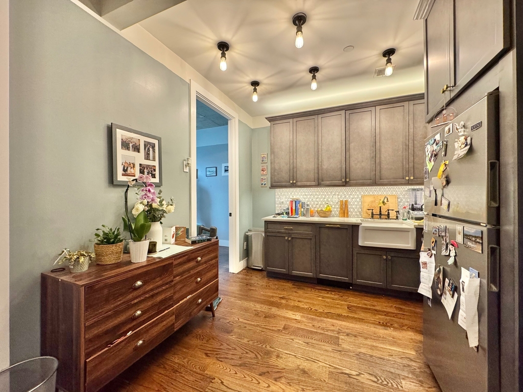 187 Kent Avenue - Photo 5