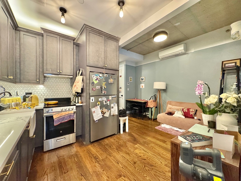 187 Kent Avenue - Photo 4