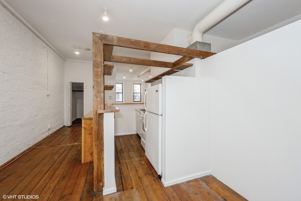 565 W 18th Street - Photo 6