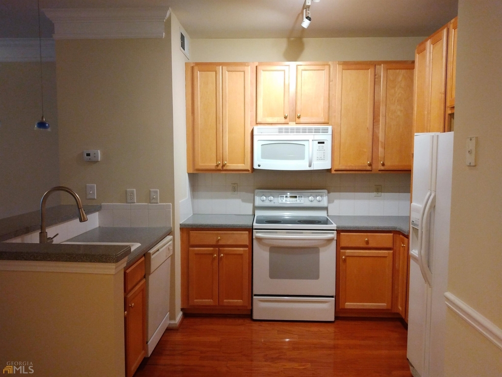 375 Highland Ave Ne  #1013 - Photo 11