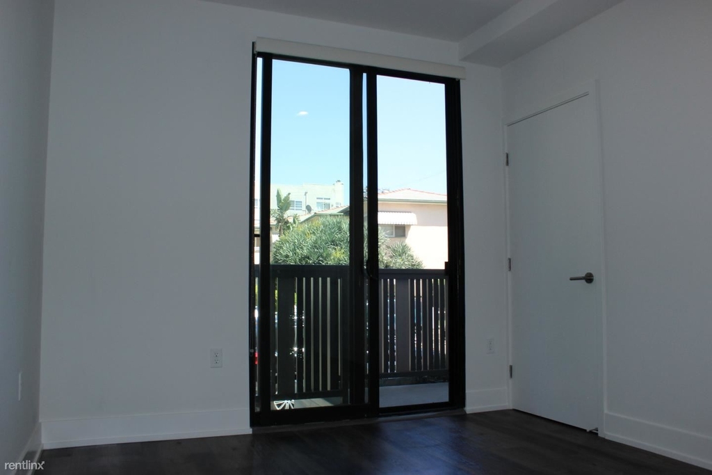 129 S Kings Rd - Photo 28