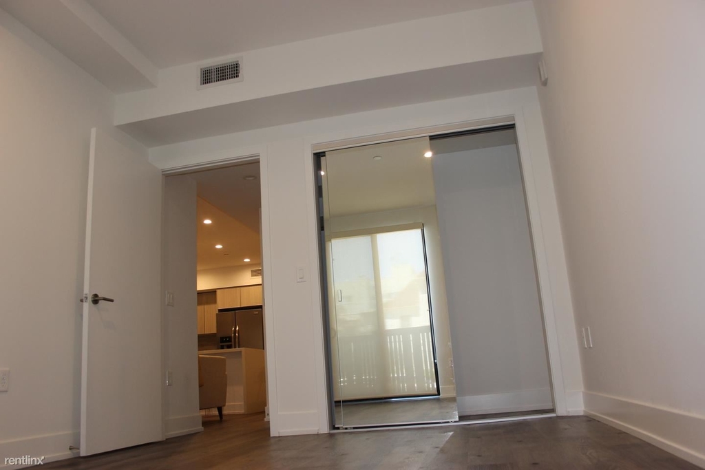 129 S Kings Rd - Photo 11