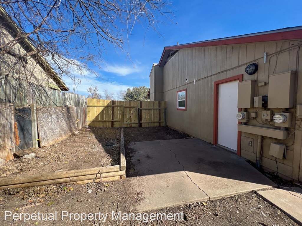 12400 Tree Line Dr Unit B - Photo 15